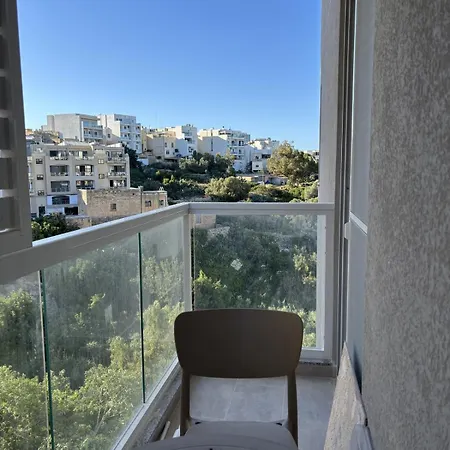 1bed Close To Balluta Bay