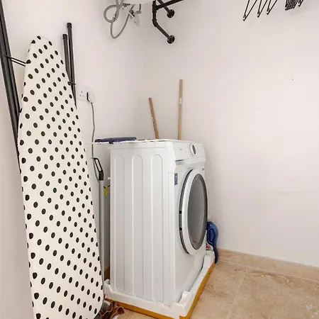 1bed Close To Balluta Bay